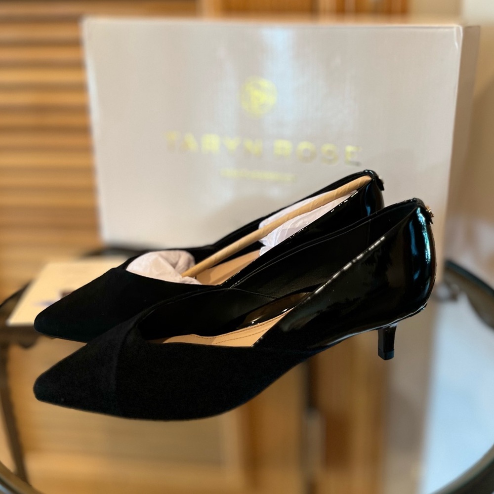 Taryn Rose Weatherproof Heels - Size 7W - NWT 🖤👠